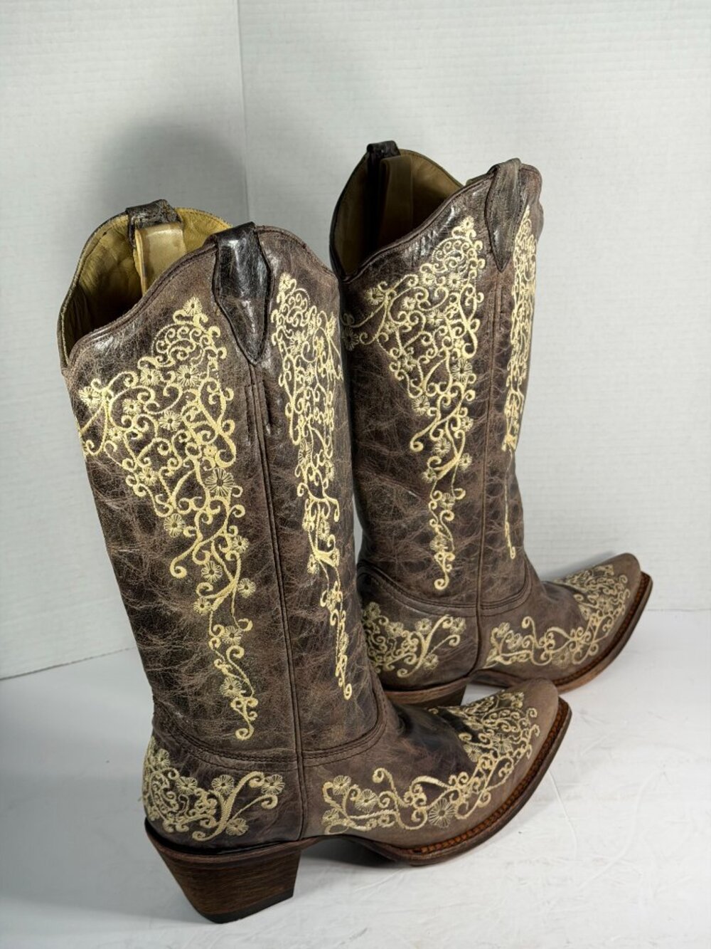 Authentic women's Corral boots size 9.5